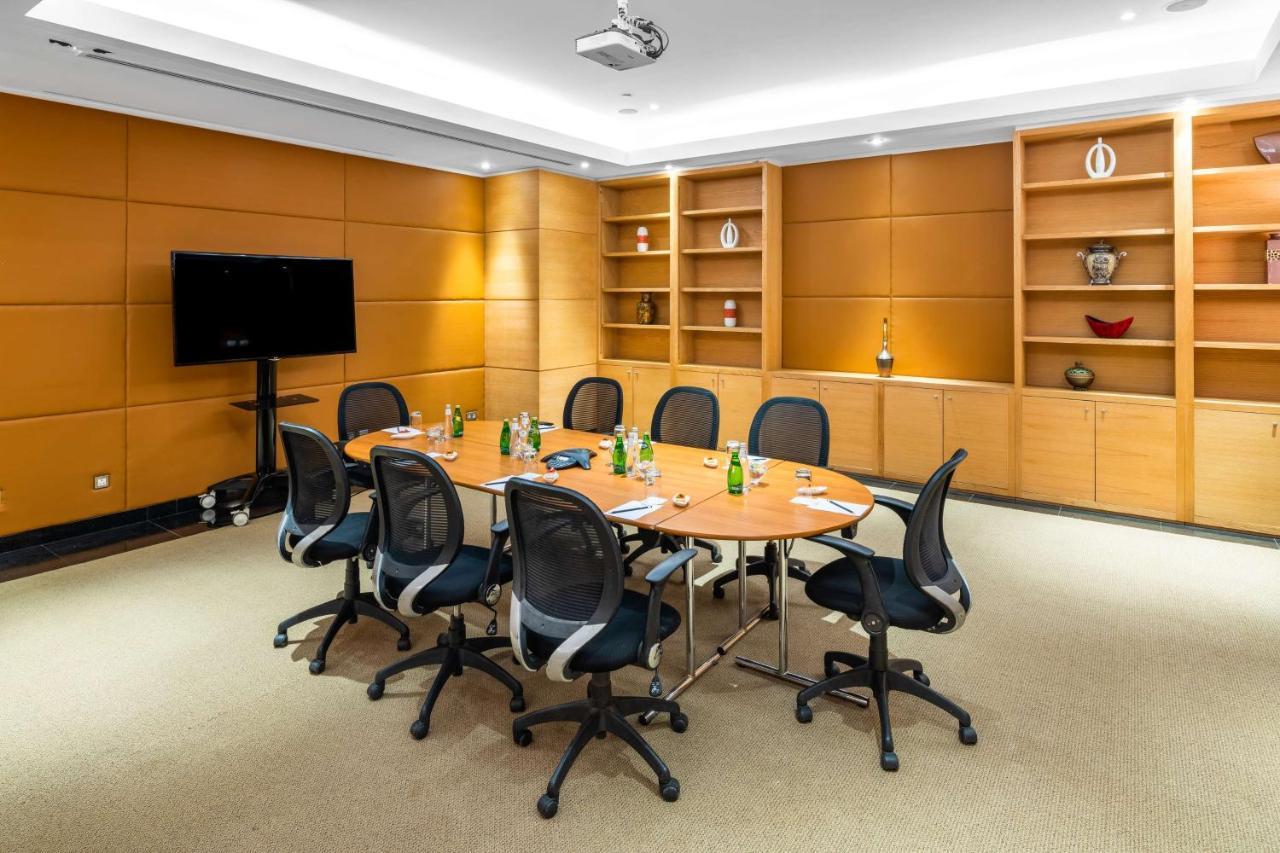 Radisson Blu Hotel, Riyad Extérieur photo Meeting room