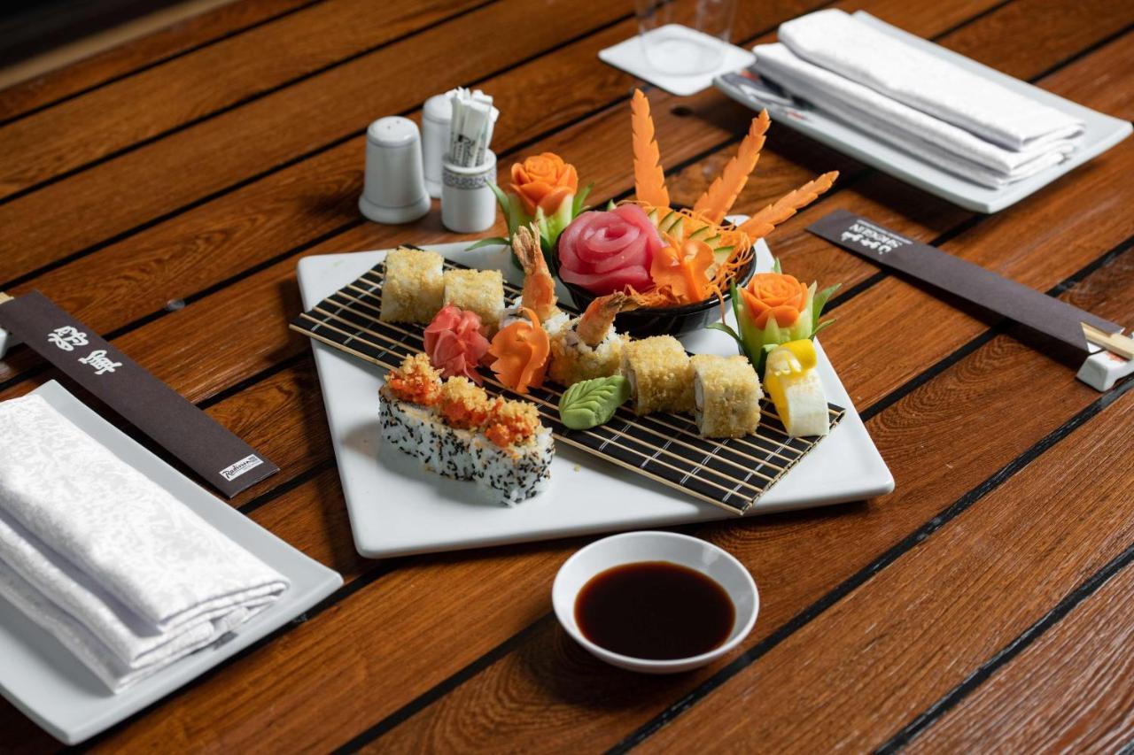 Radisson Blu Hotel, Riyad Extérieur photo Sushi