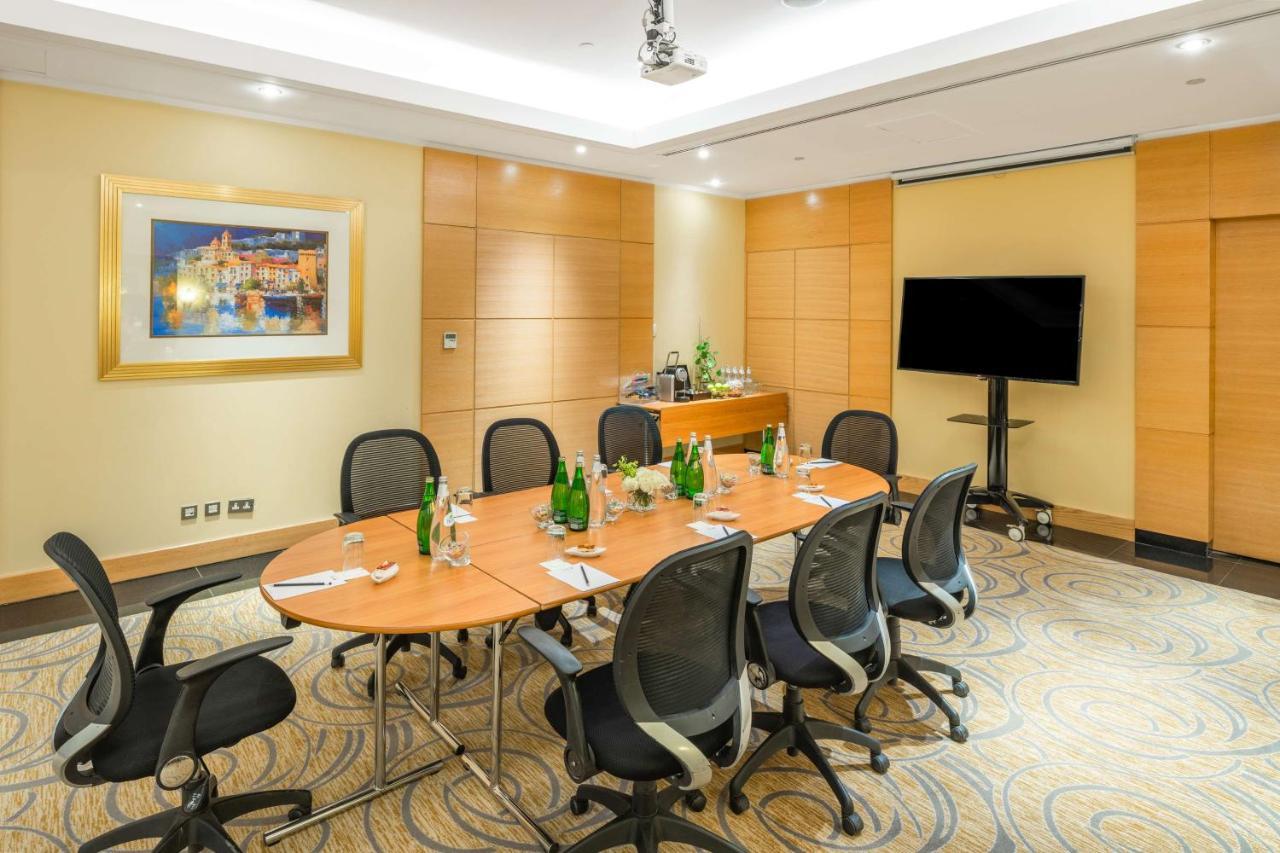 Radisson Blu Hotel, Riyad Extérieur photo Meeting room