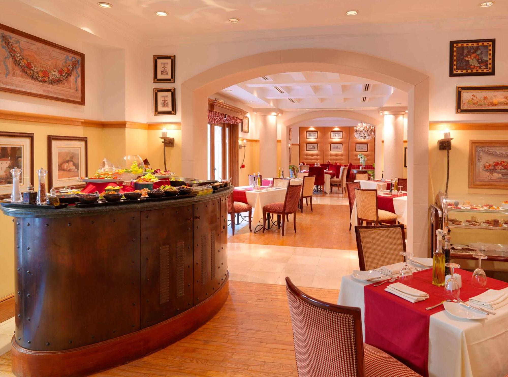 Radisson Blu Hotel, Riyad Extérieur photo The restaurant
