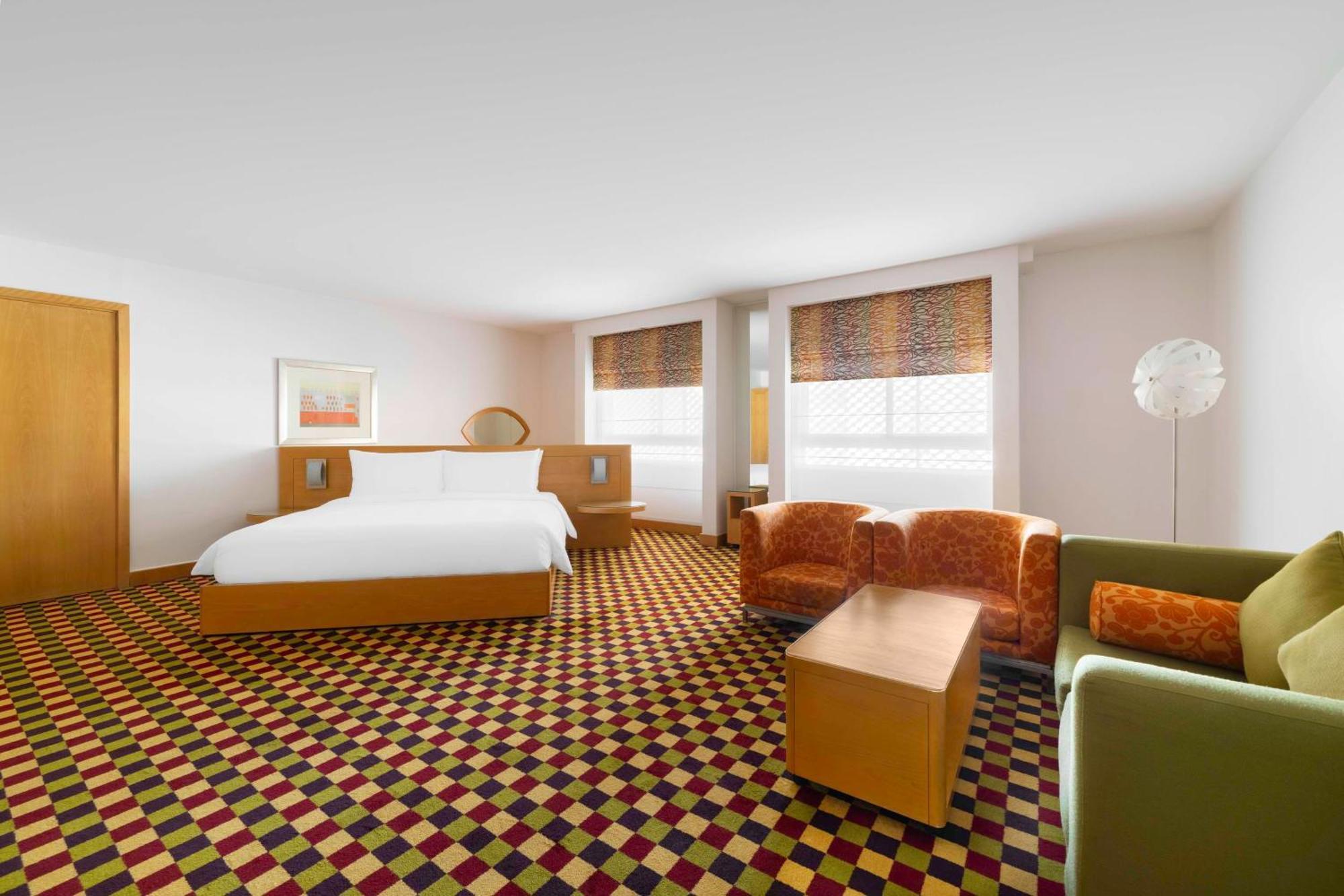 Radisson Blu Hotel, Riyad Extérieur photo A room at the Standard East Village