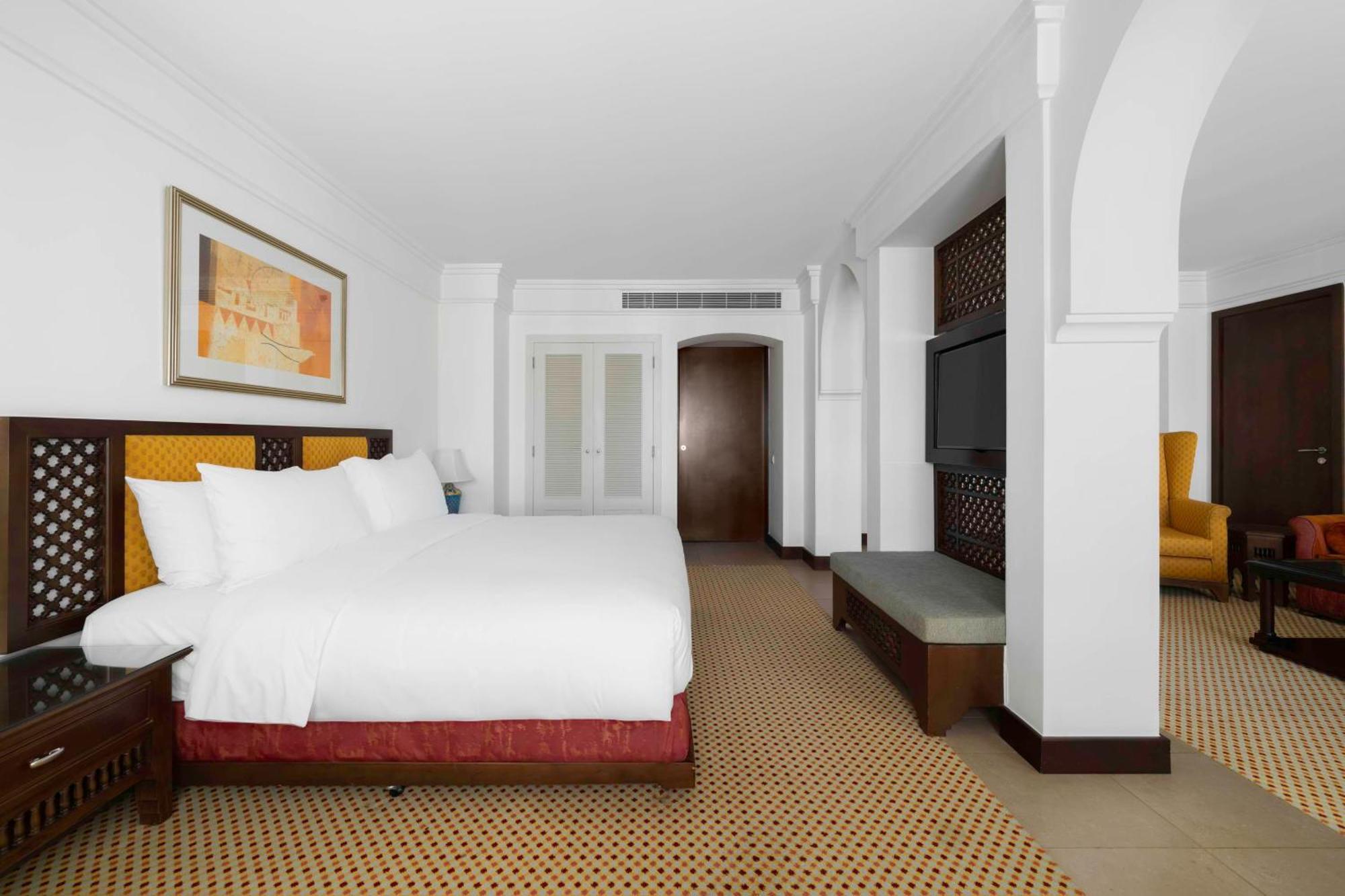 Radisson Blu Hotel, Riyad Extérieur photo A suite at the hotel